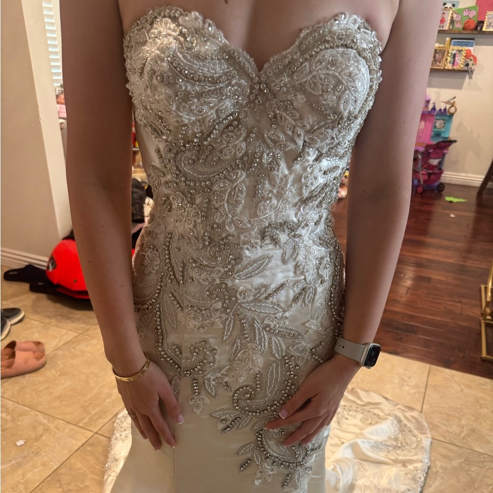 Ysa Makino Ivory Bridal Gown